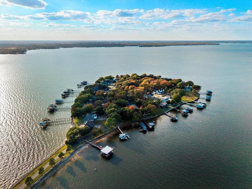 0.31 acres in Henderson County - photo 4
