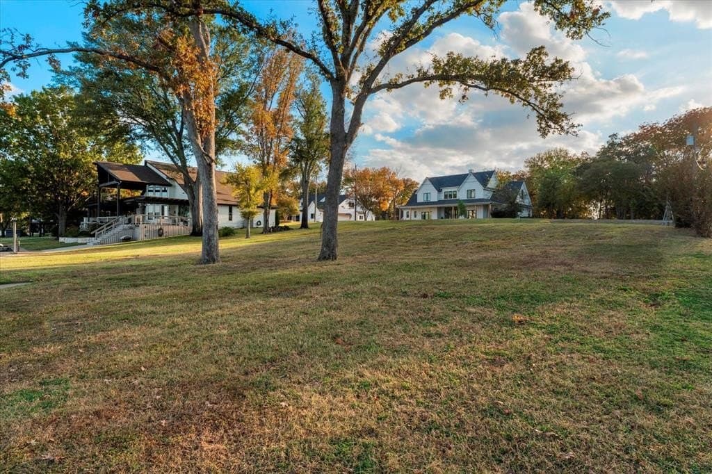 0.31 acres in Henderson County - photo 8