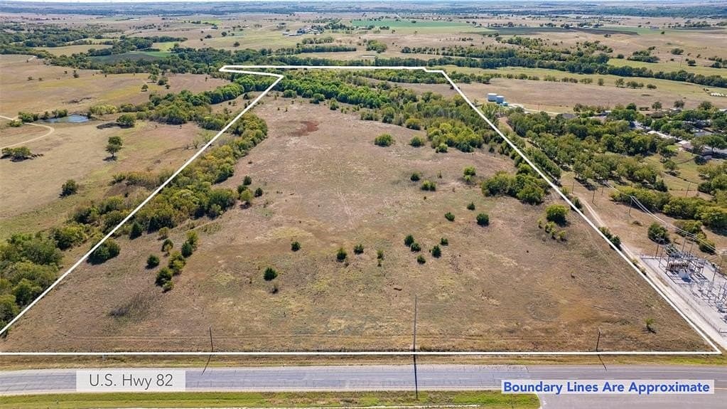 53.93 acres in Cooke County - photo 3