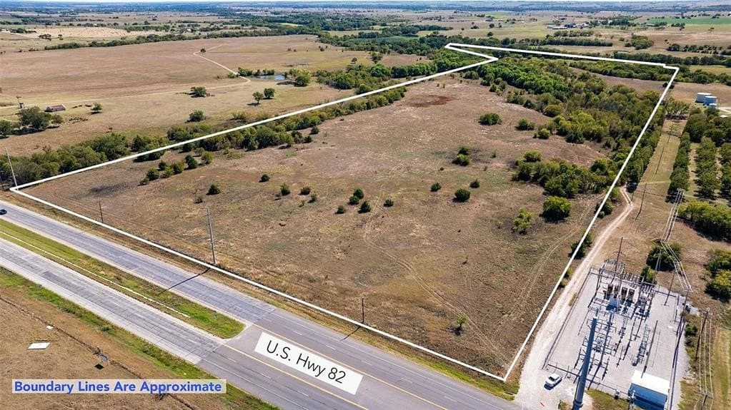 53.9 Acres Hwy 82