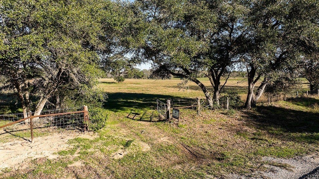 18.67 acres in Lavaca County - photo 9