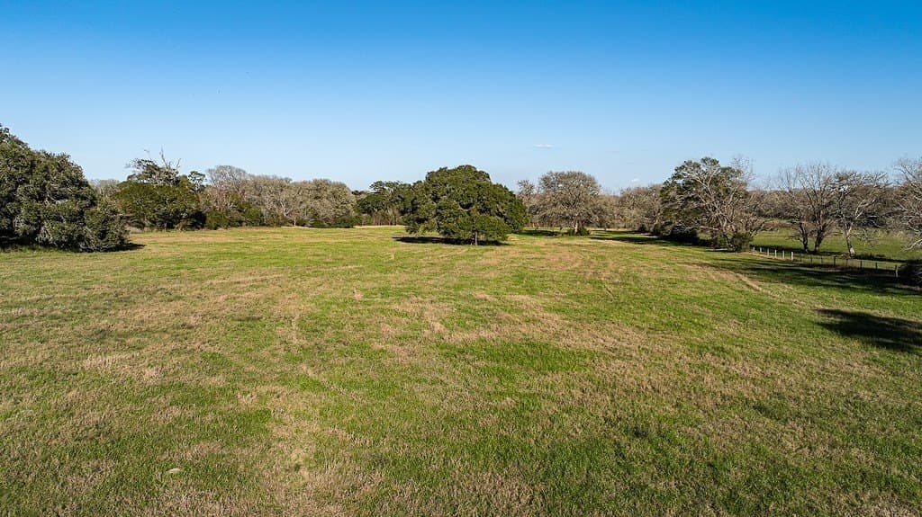 18.67 acres in Lavaca County - photo 4