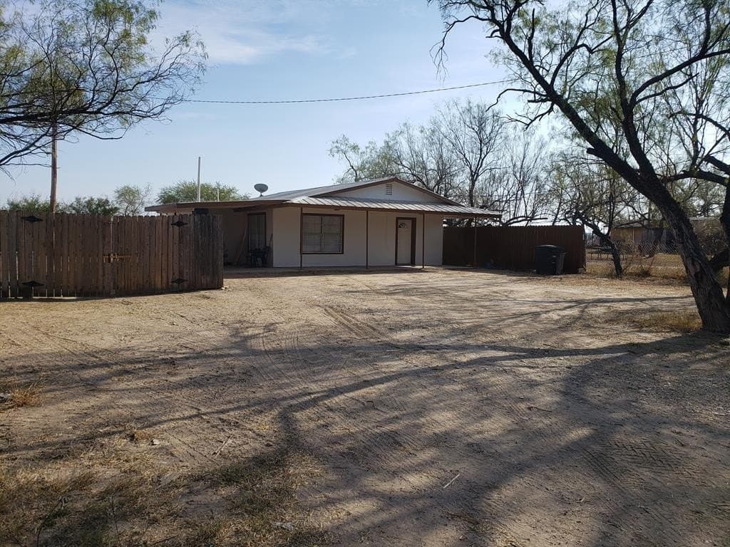 3248 YUCCA LOOP