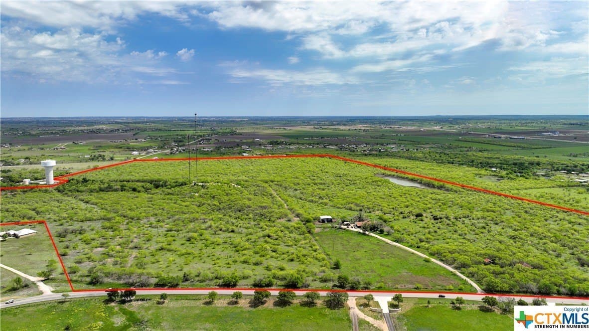 183.18 acres in Guadalupe County - photo 8