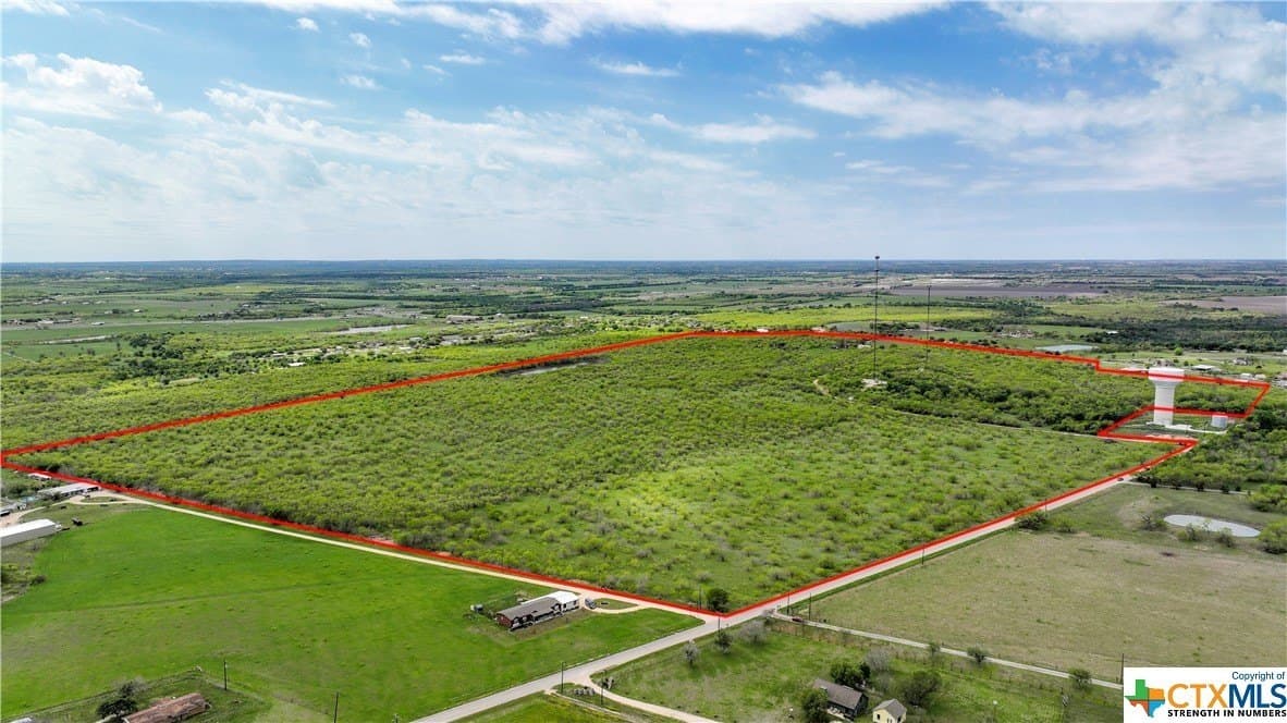 183.18 acres in Guadalupe County - photo 5