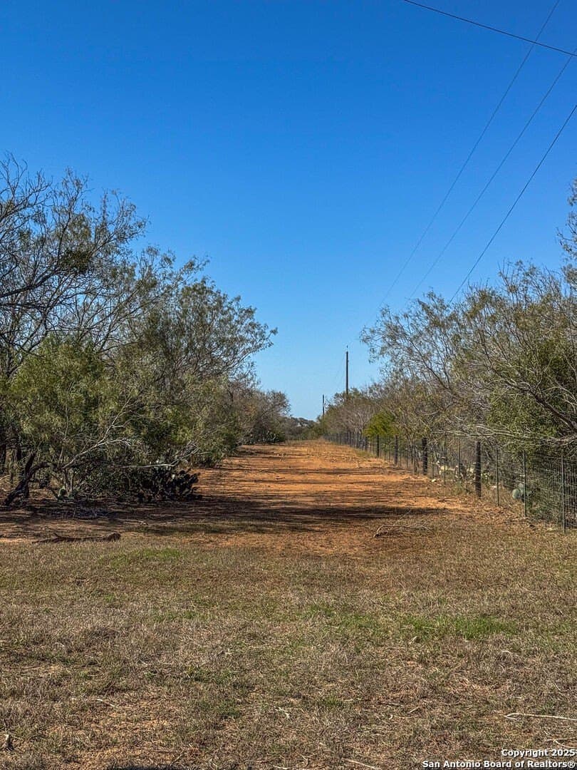 38.57 acres in Guadalupe County - photo 7