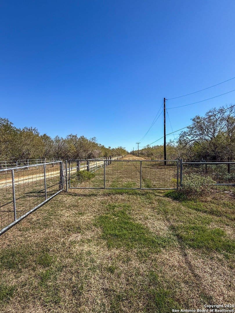 38.57 acres in Guadalupe County - photo 16