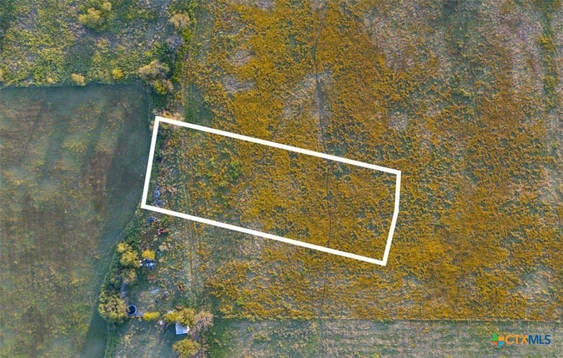 1 acres in McLennan County - photo 2