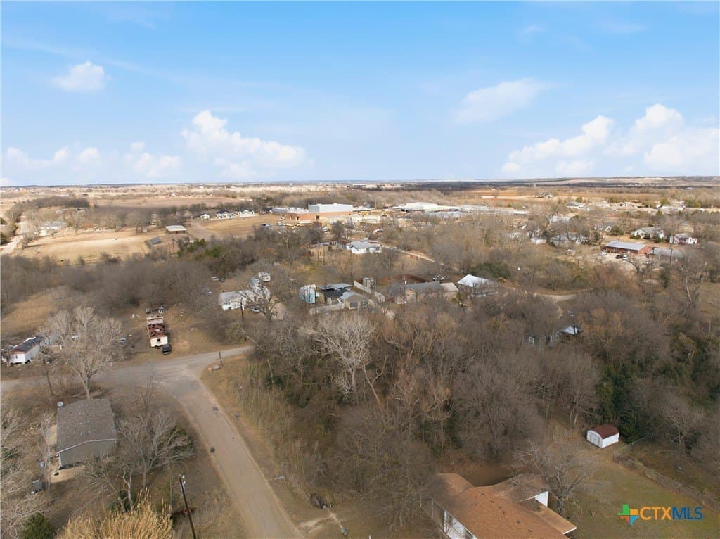 0.76 acres in McLennan County - photo 4