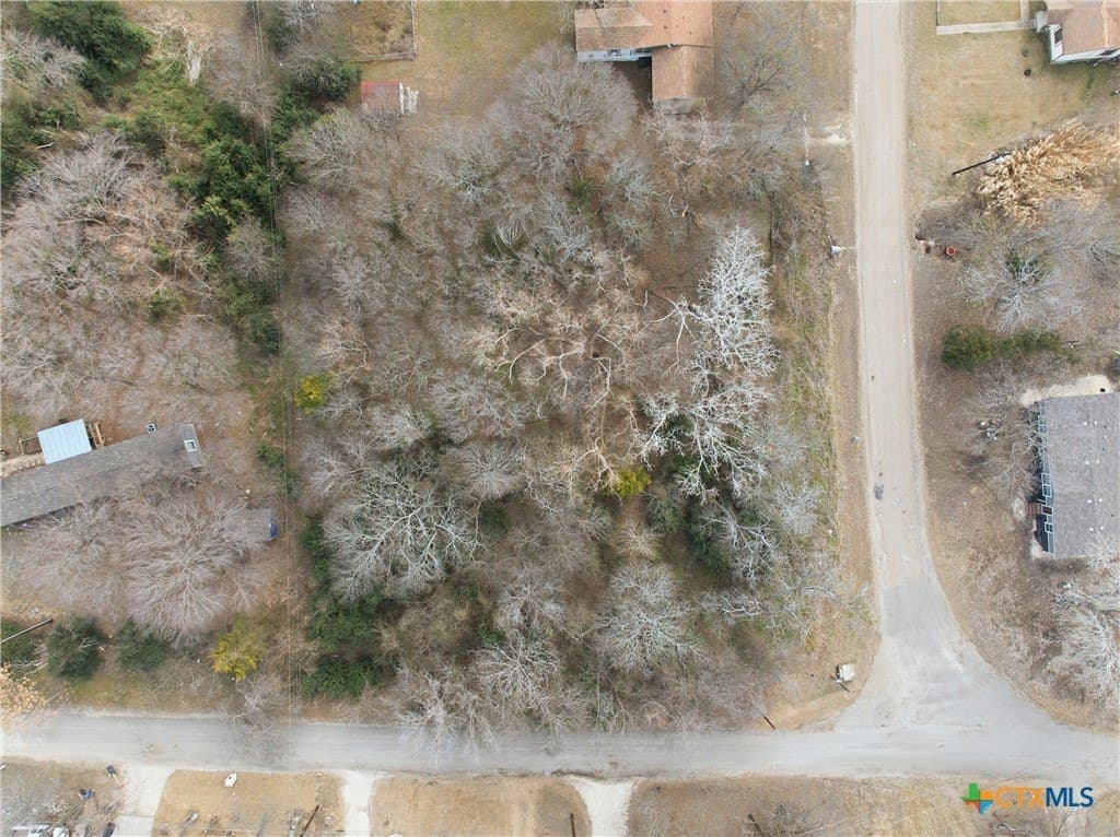 0.76 acres in McLennan County - photo 6