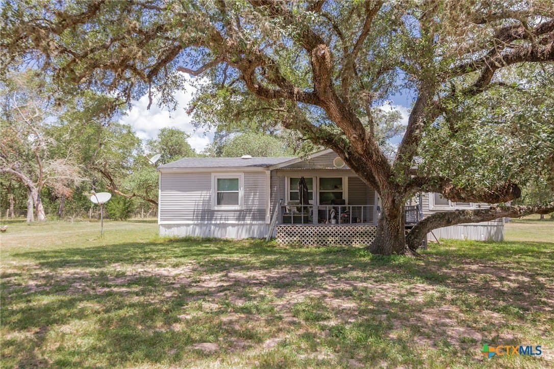 193 acres in Lavaca County - photo 41
