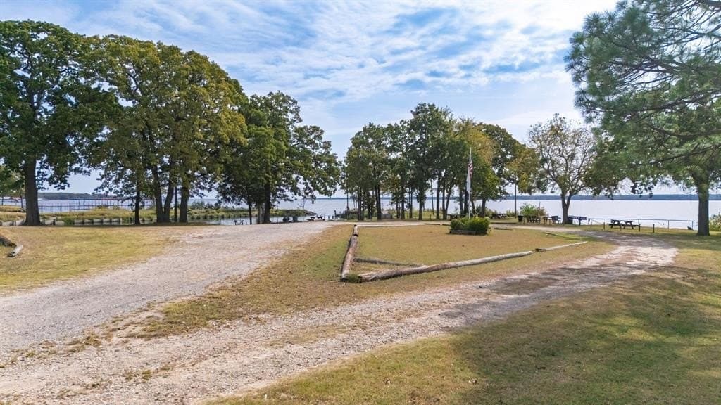 0.35 acres in Hunt County - photo 9