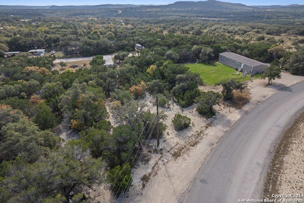 0.22 acres in Bandera County - photo 4