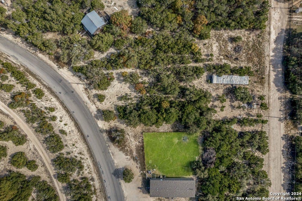 0.22 acres in Bandera County - photo 2