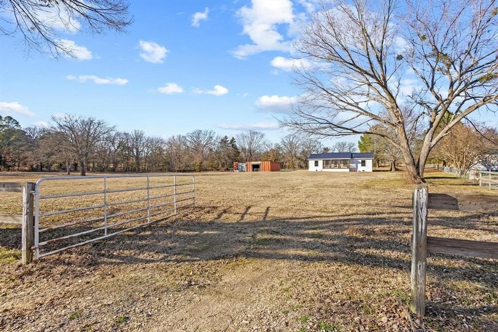 4572 County Road 2700