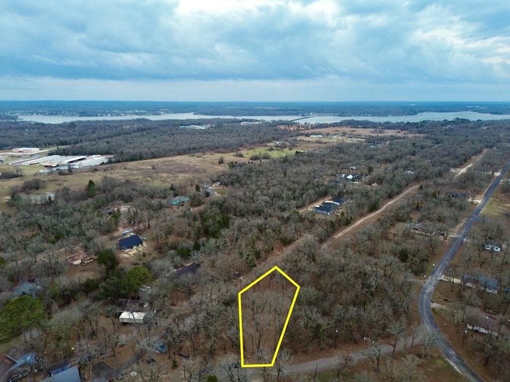0.38 acres in Henderson County - photo 2