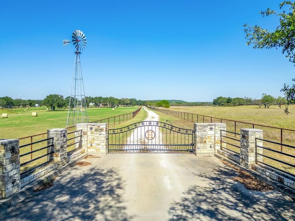 15.95 acres in Palo Pinto County - photo 4