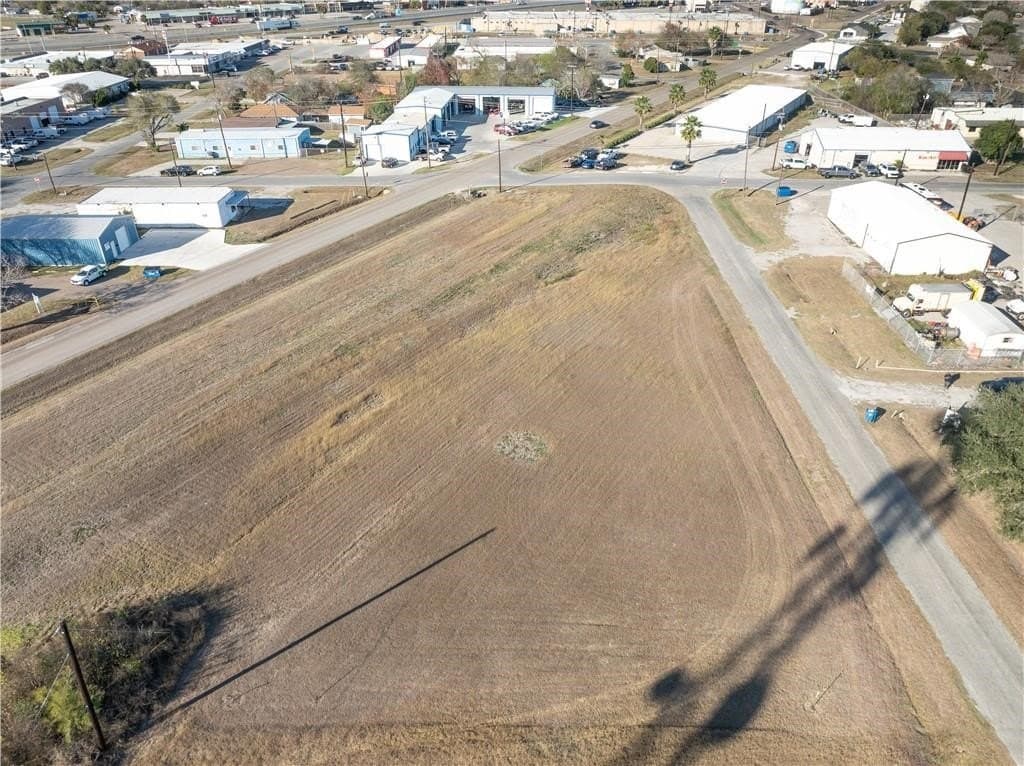 001 Railroad Avenue lot: 9,10,11,12