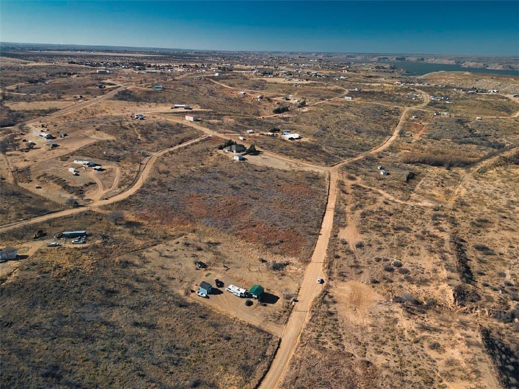 0.94 acres in Hutchinson County - photo 9