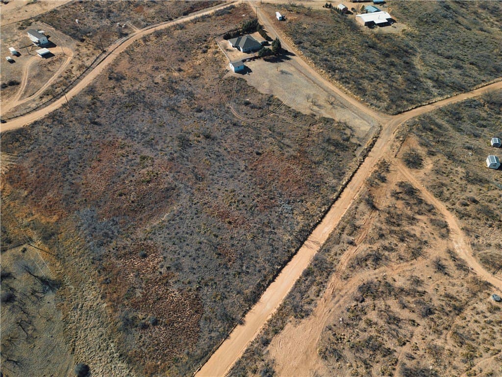 0.94 acres in Hutchinson County - photo 18