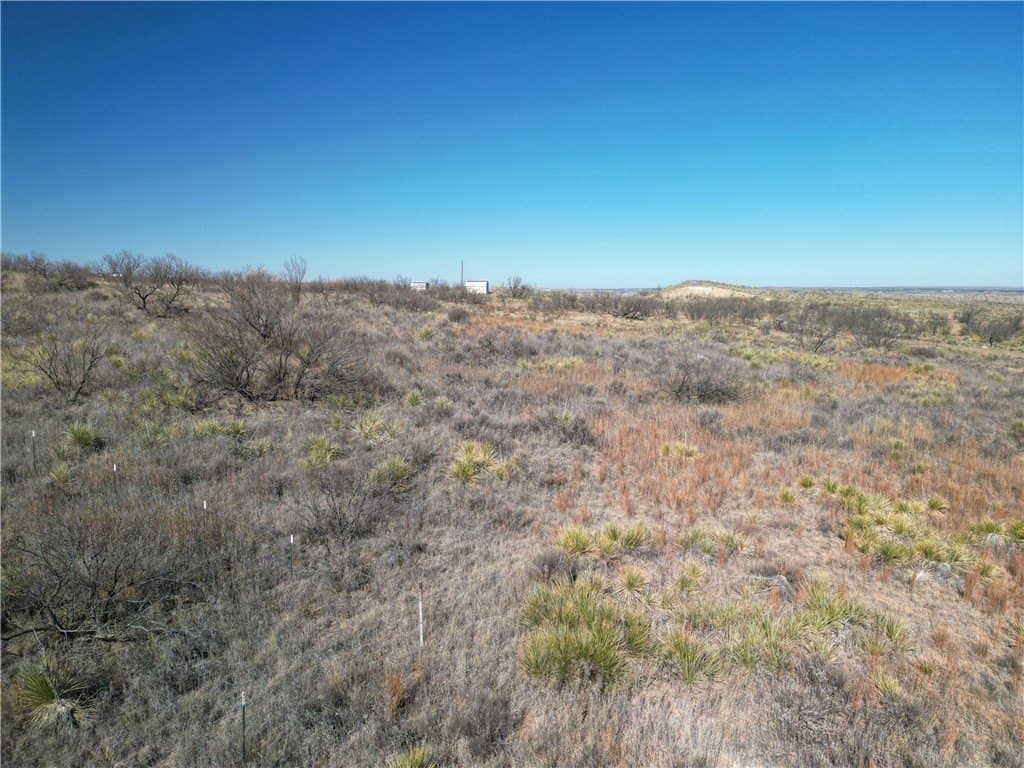 0.94 acres in Hutchinson County - photo 25