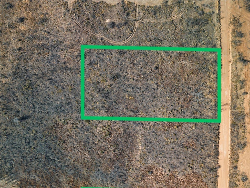 0.94 acres in Hutchinson County - photo 2