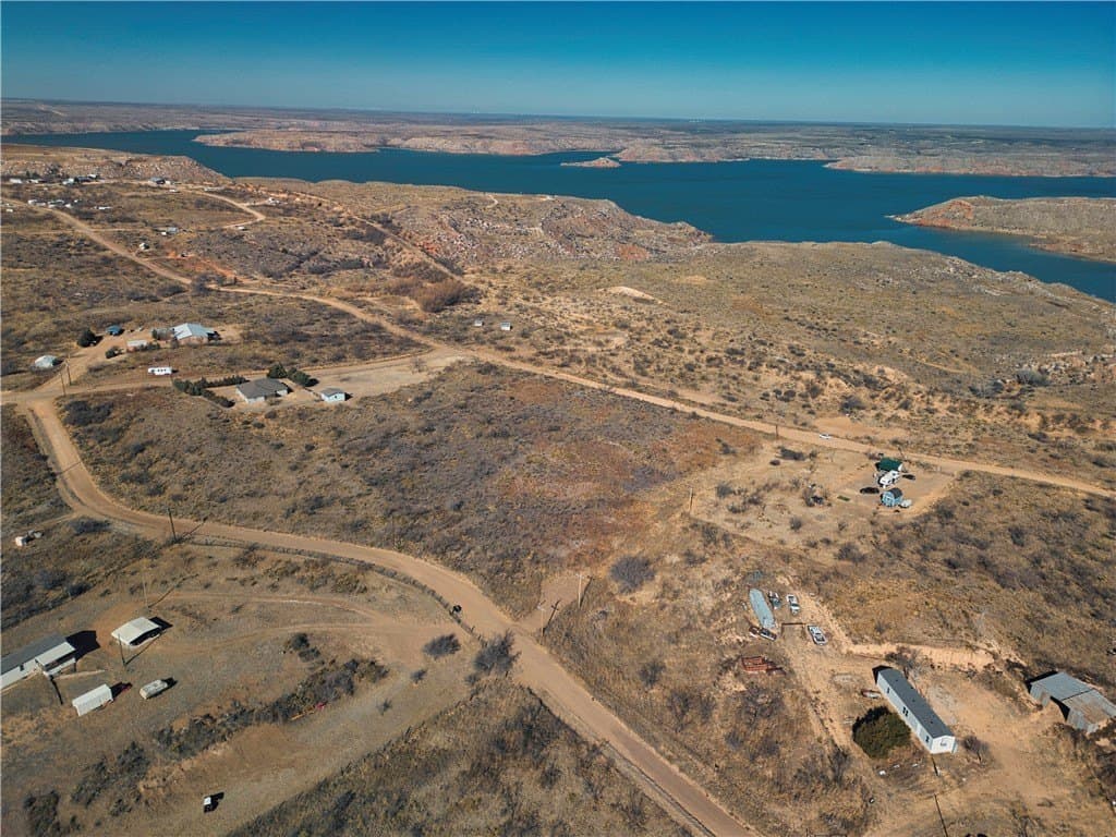 0.94 acres in Hutchinson County - photo 23