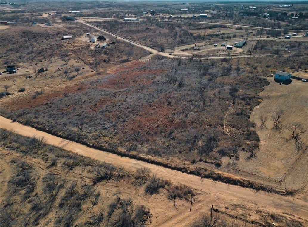 0.94 acres in Hutchinson County - photo 8