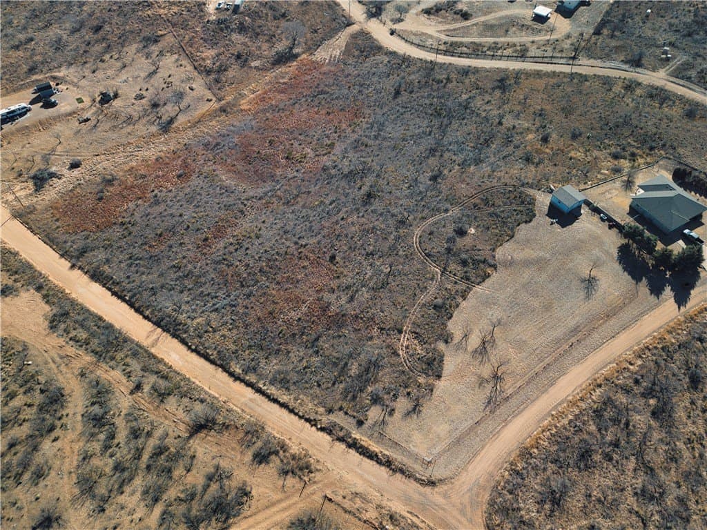 0.94 acres in Hutchinson County - photo 14