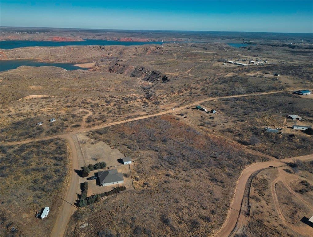 0.94 acres in Hutchinson County - photo 7
