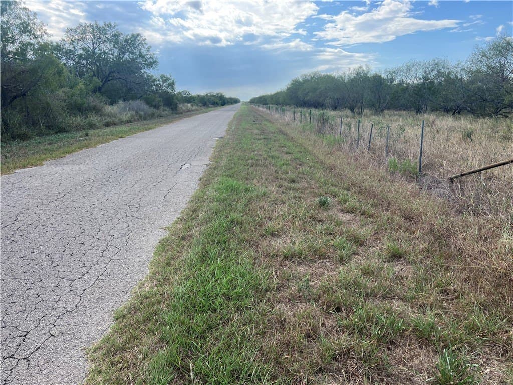408.58 acres in Jim Wells County - photo 21