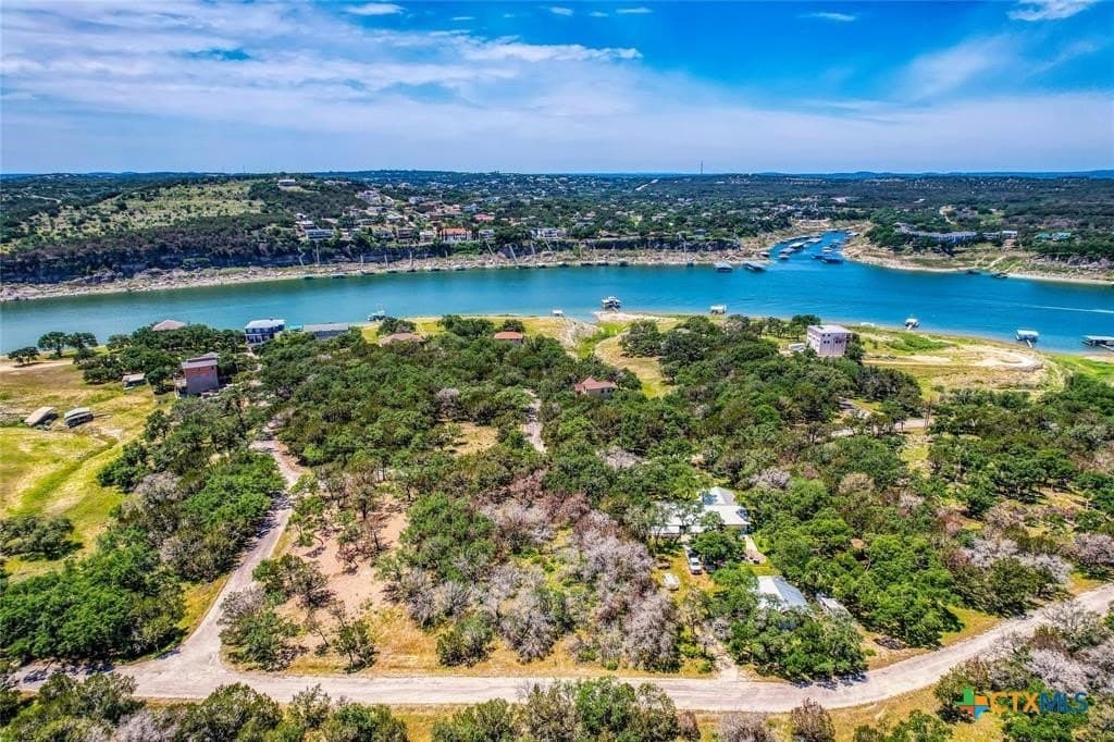 0.25 acres in Travis County - photo 2
