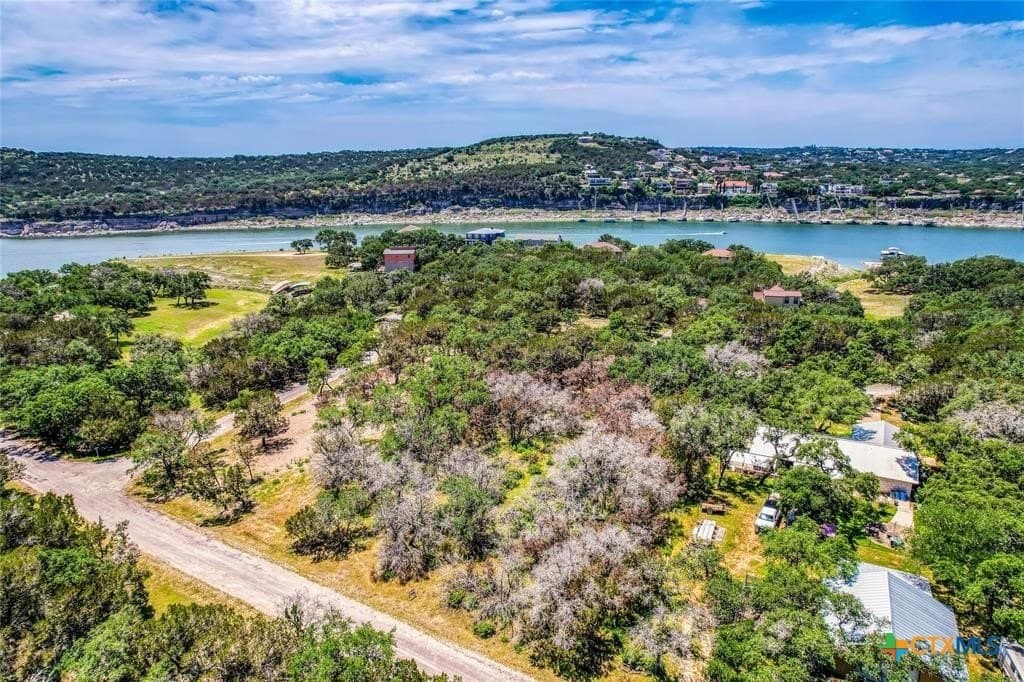 0.25 acres in Travis County - photo 4