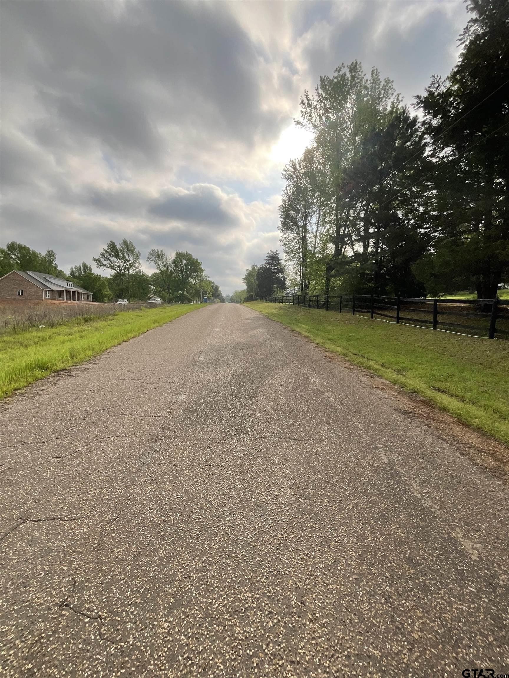 0.89 acres in Smith County - photo 3