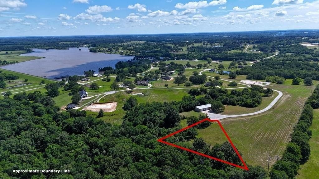 1.02 acres in Henderson County - photo 4