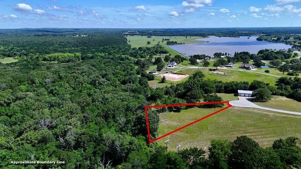 1.02 acres in Henderson County - photo 3