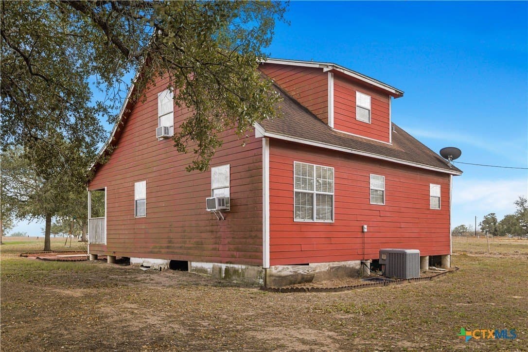 10 acres in Goliad County - photo 39