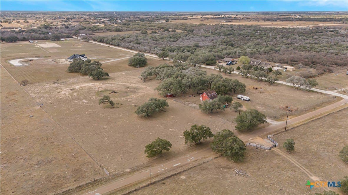 10 acres in Goliad County - photo 4