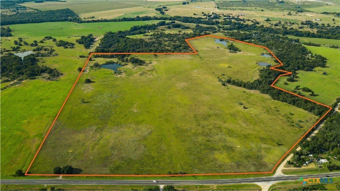 112.76 acres in Milam County - photo 2