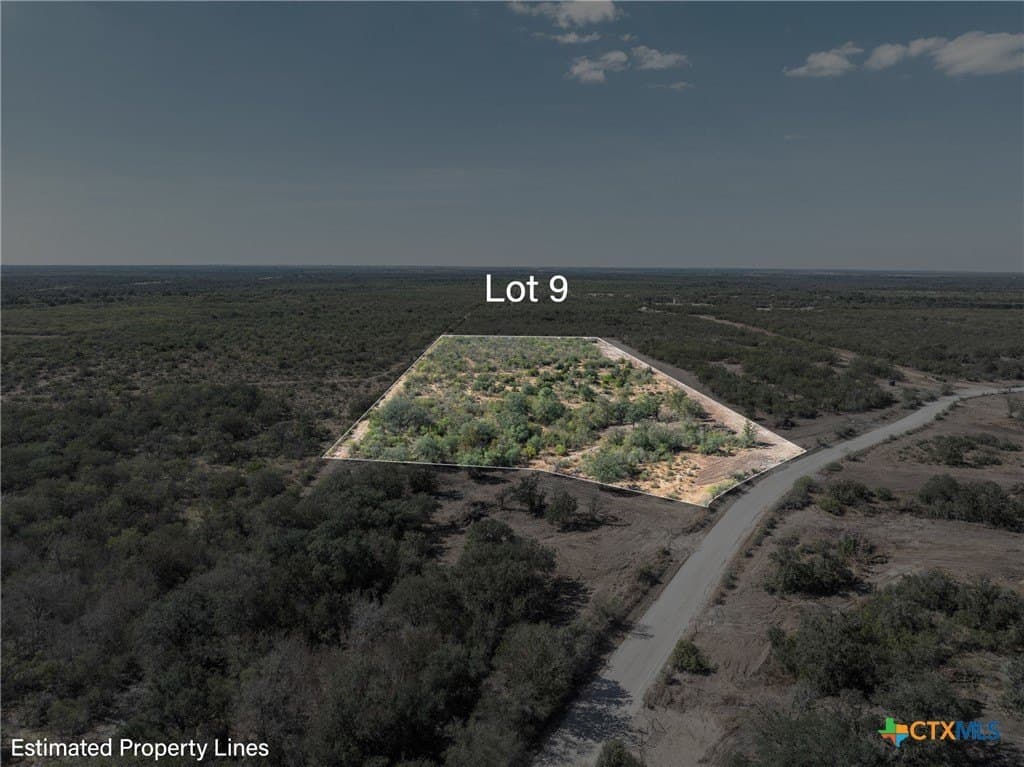11.55 acres in Gonzales County - photo 2