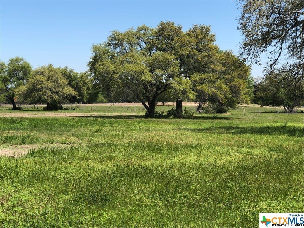 1.09 acres in Lavaca County - photo 2