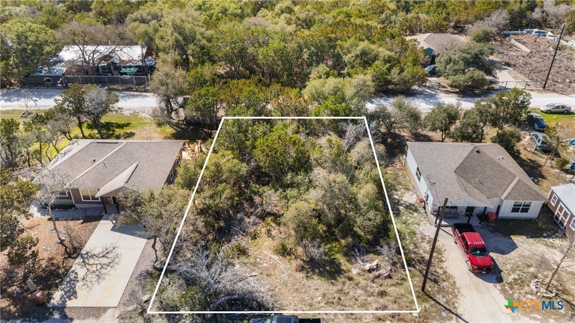 0.22 acres in Comal County - photo 9
