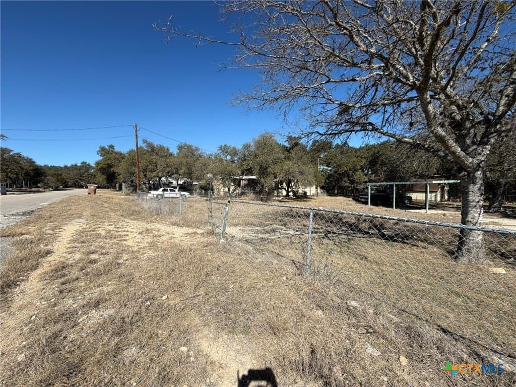 0.23 acres in Comal County - photo 4