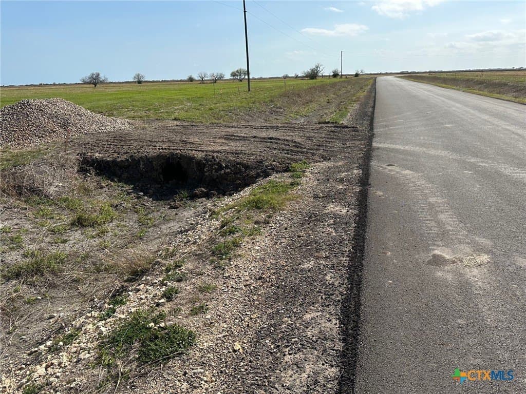 1.55 acres in Calhoun County - photo 5