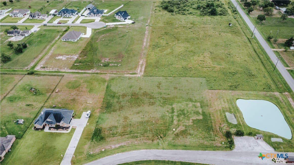 1.01 acres in Victoria County - photo 2