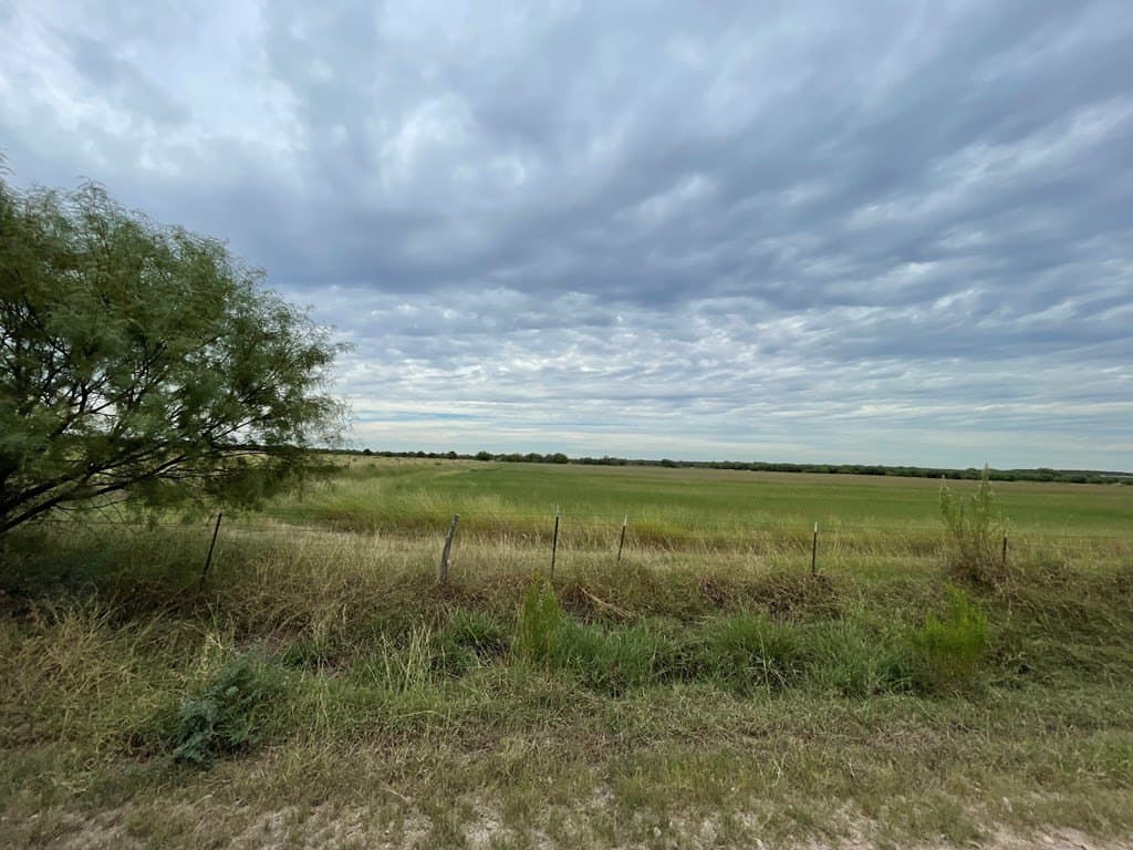 20.93 acres in Maverick County - photo 4