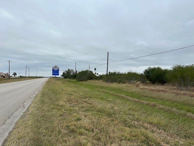 1.76 acres in Kleberg County - photo 2