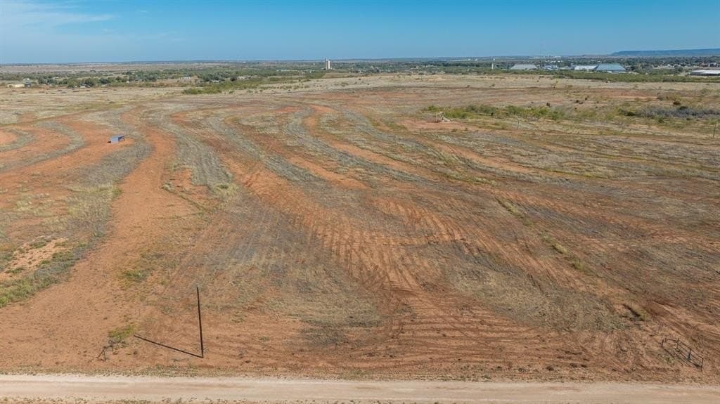 10 acres in Nolan County - photo 4