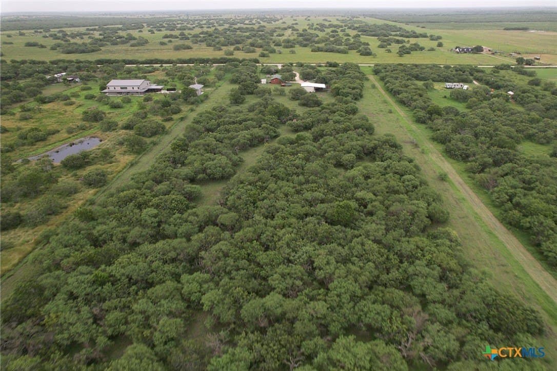 10 acres in Victoria County - photo 3