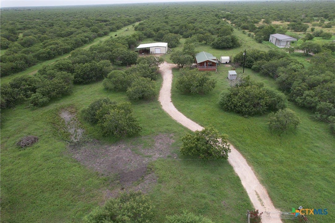 10 acres in Victoria County - photo 2